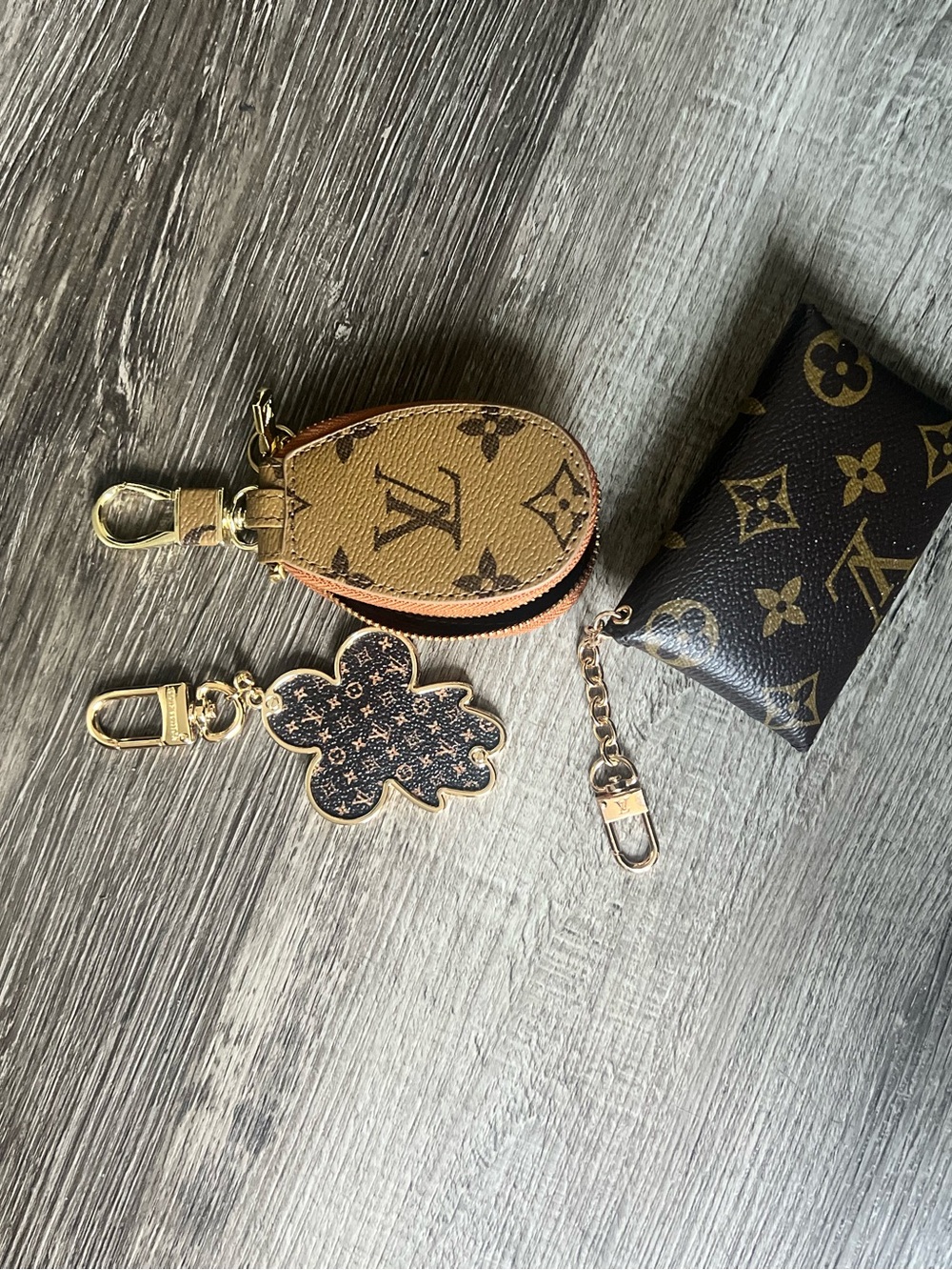 Louis Vuitton Monogram Brown & Tan Key Pouch with Charm and Card Holder - Picture 4 of 11